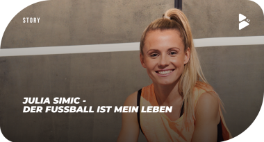 Portrait von Fußballerin Julia Simic